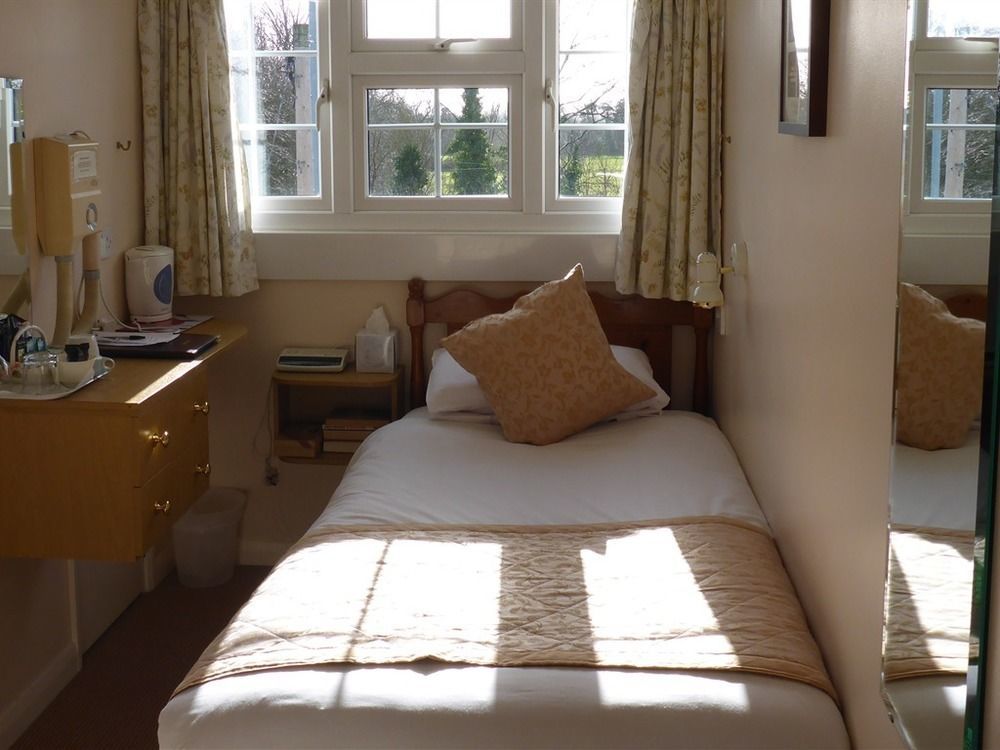 Penryn Guest House, Ensuite Rooms, Free Parking And Free Wifi Stratford-upon-Avon Bagian luar foto